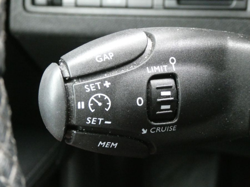 Photo 30 de l'offre de PEUGEOT 3008 II 1.5 BlueHDI 130 EAT8 ALLURE PACK SC ACC Hayon EL. à 21890€ chez Mérignac auto