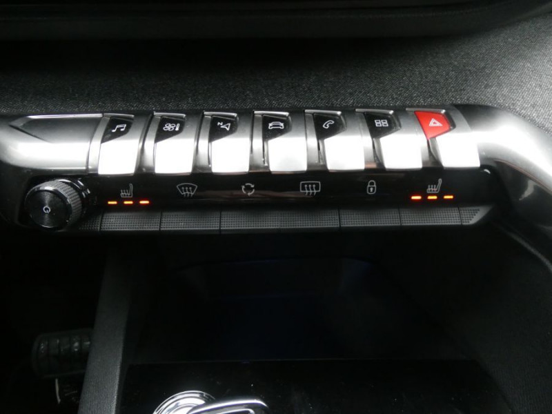 Photo 23 de l'offre de PEUGEOT 3008 II 1.5 BlueHDI 130 EAT8 ALLURE PACK SC ACC Hayon EL. à 21890€ chez Mérignac auto