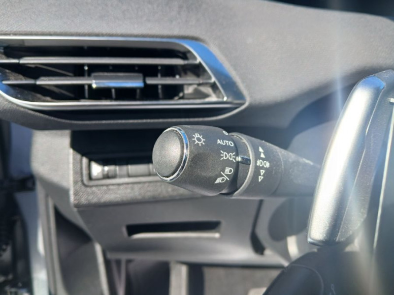 Photo 23 de l'offre de PEUGEOT 5008 II 1.5 BlueHDi 130 EAT8 ALLURE Camera ADML JA19 7PL à 23950€ chez Mérignac auto