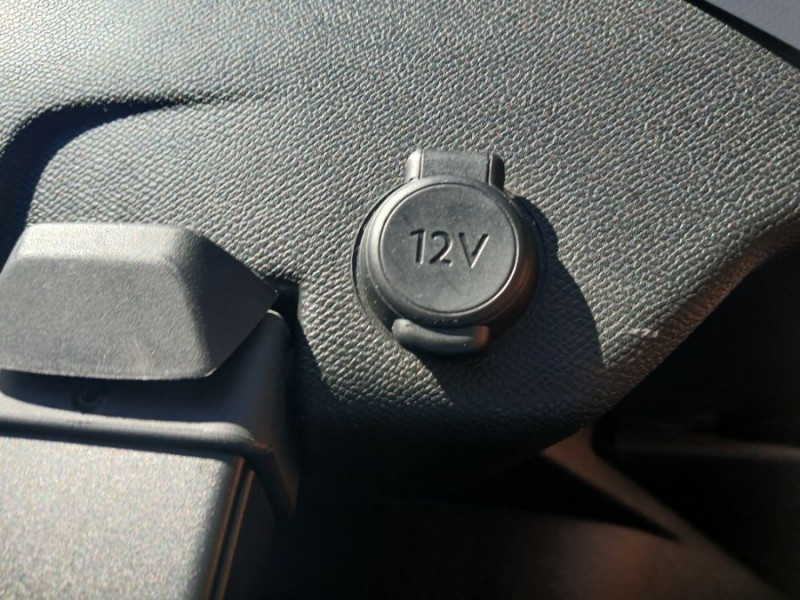 Photo 41 de l'offre de PEUGEOT 5008 II 1.5 BlueHDi 130 EAT8 ALLURE Camera ADML JA19 7PL à 23950€ chez Mérignac auto