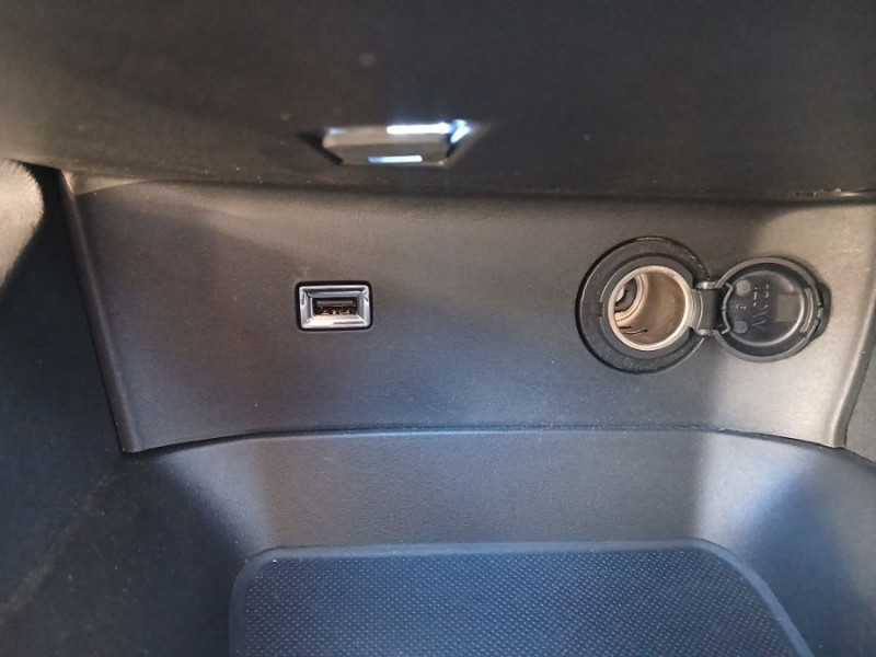 Photo 34 de l'offre de PEUGEOT 5008 II 1.5 BlueHDi 130 EAT8 ALLURE Camera ADML JA19 7PL à 23950€ chez Mérignac auto