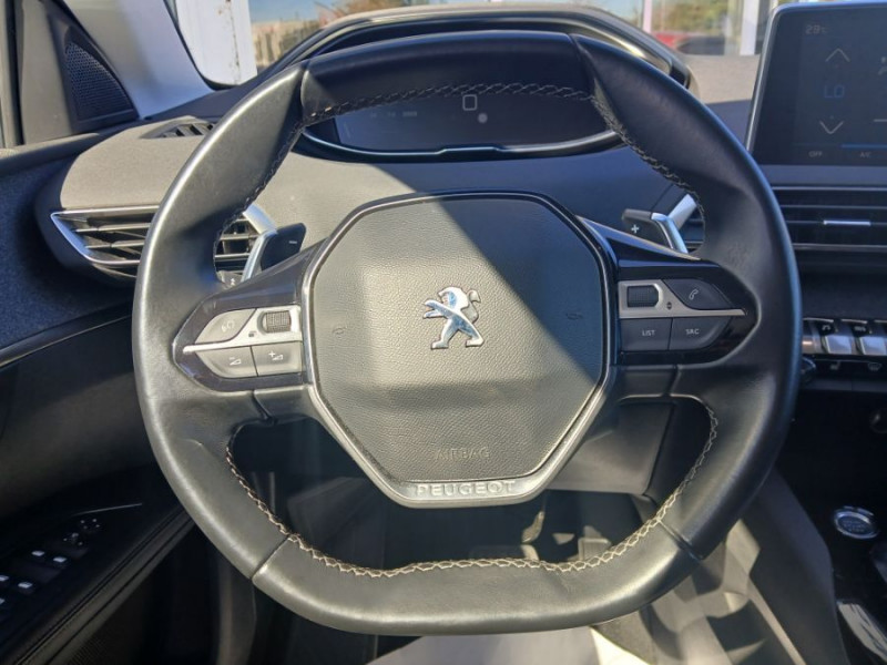 Photo 12 de l'offre de PEUGEOT 5008 II 1.5 BlueHDi 130 EAT8 ALLURE Camera ADML JA19 7PL à 23950€ chez Mérignac auto