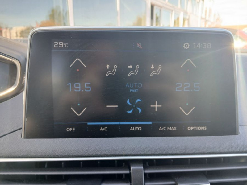 Photo 25 de l'offre de PEUGEOT 5008 II 1.5 BlueHDi 130 EAT8 ALLURE Camera ADML JA19 7PL à 23950€ chez Mérignac auto
