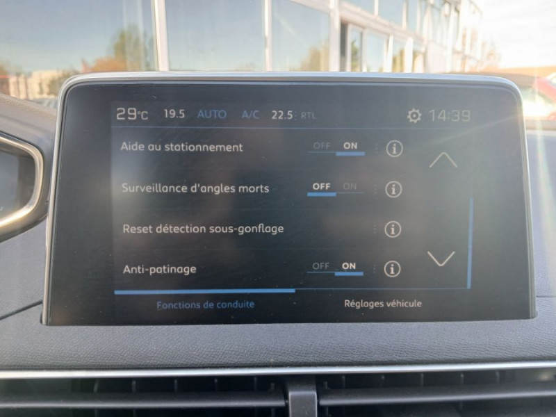 Photo 29 de l'offre de PEUGEOT 5008 II 1.5 BlueHDi 130 EAT8 ALLURE Camera ADML JA19 7PL à 23950€ chez Mérignac auto