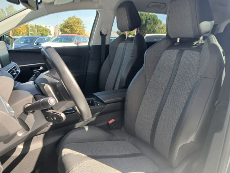 Photo 4 de l'offre de PEUGEOT 5008 II 1.5 BlueHDi 130 EAT8 ALLURE Camera ADML JA19 7PL à 23950€ chez Mérignac auto