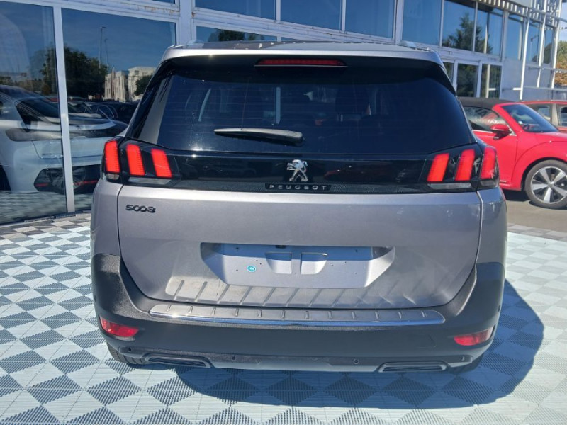 Photo 9 de l'offre de PEUGEOT 5008 II 1.5 BlueHDi 130 EAT8 ALLURE Camera ADML JA19 7PL à 23950€ chez Mérignac auto