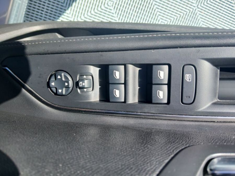Photo 16 de l'offre de PEUGEOT 5008 II 1.5 BlueHDi 130 EAT8 ALLURE Camera ADML JA19 7PL à 23950€ chez Mérignac auto