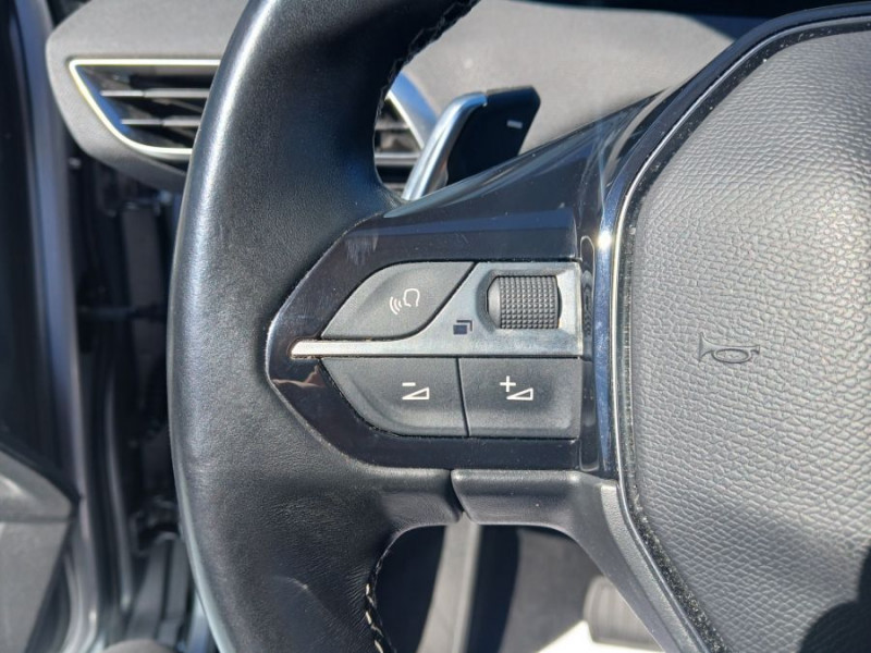 Photo 17 de l'offre de PEUGEOT 5008 II 1.5 BlueHDi 130 EAT8 ALLURE Camera ADML JA19 7PL à 23950€ chez Mérignac auto