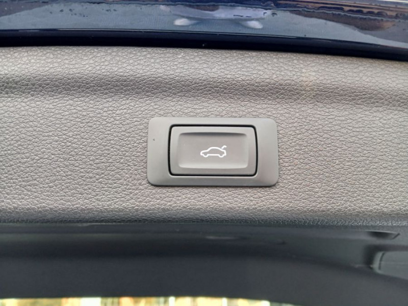 Photo 9 de l'offre de AUDI Q3 35 TFSI 150 2WD S tronic 7 CAM 360 CUIR TOE Hayon EL. 1ère Main à 28490€ chez Mérignac auto