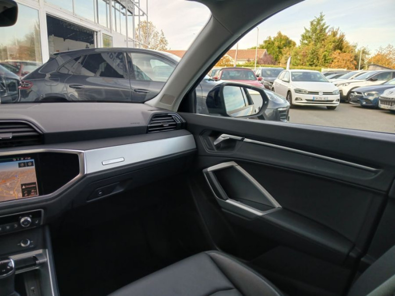 Photo 27 de l'offre de AUDI Q3 35 TFSI 150 2WD S tronic 7 CAM 360 CUIR TOE Hayon EL. 1ère Main à 28490€ chez Mérignac auto