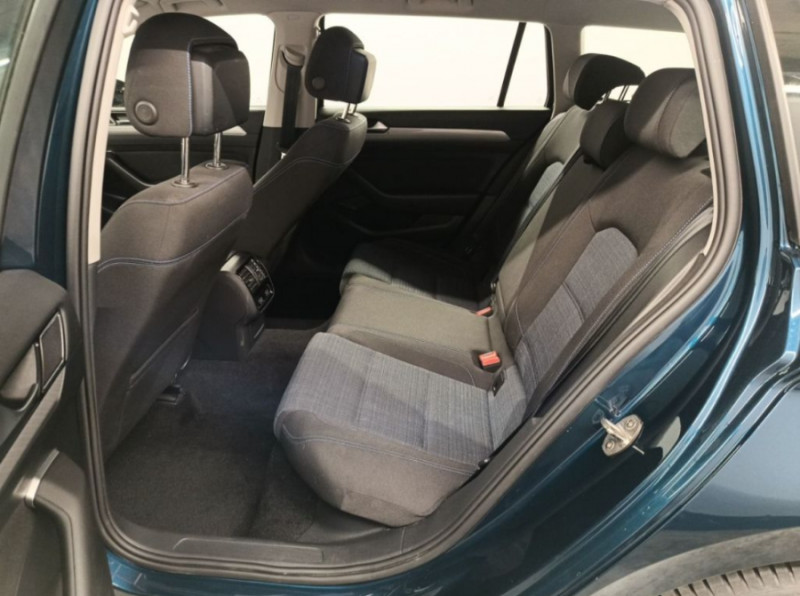 Photo 6 de l'offre de VOLKSWAGEN PASSAT SW VIII 1.4 TSI 218 HYBRID Rechargeable GTE 1ère Main Suivi à 26950€ chez Mérignac auto