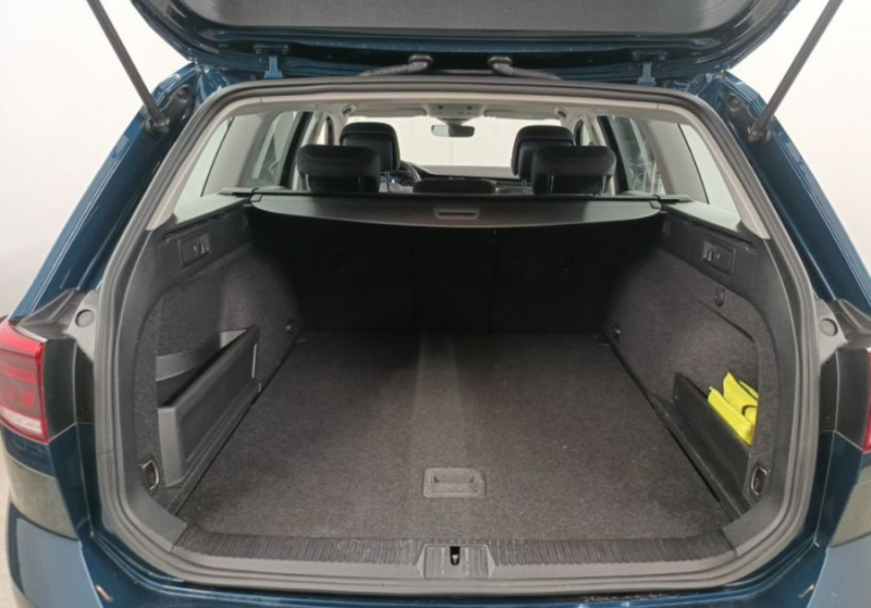 Photo 10 de l'offre de VOLKSWAGEN PASSAT SW VIII 1.4 TSI 218 HYBRID Rechargeable GTE 1ère Main Suivi à 26950€ chez Mérignac auto