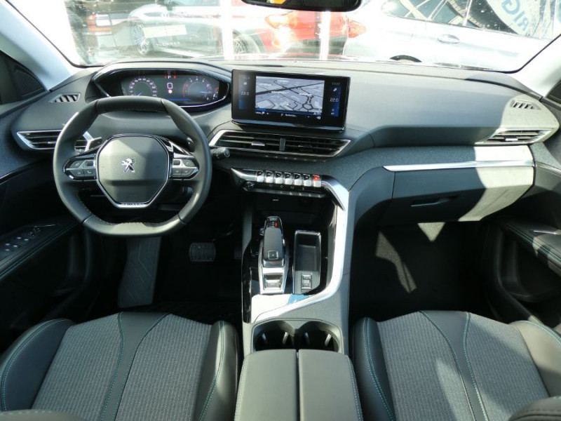 Photo 8 de l'offre de PEUGEOT 3008 II (2) 1.5 BlueHDi 130 EAT8 ALLURE PACK Hayon EL. ACC SC Barres à 23450€ chez Mérignac auto
