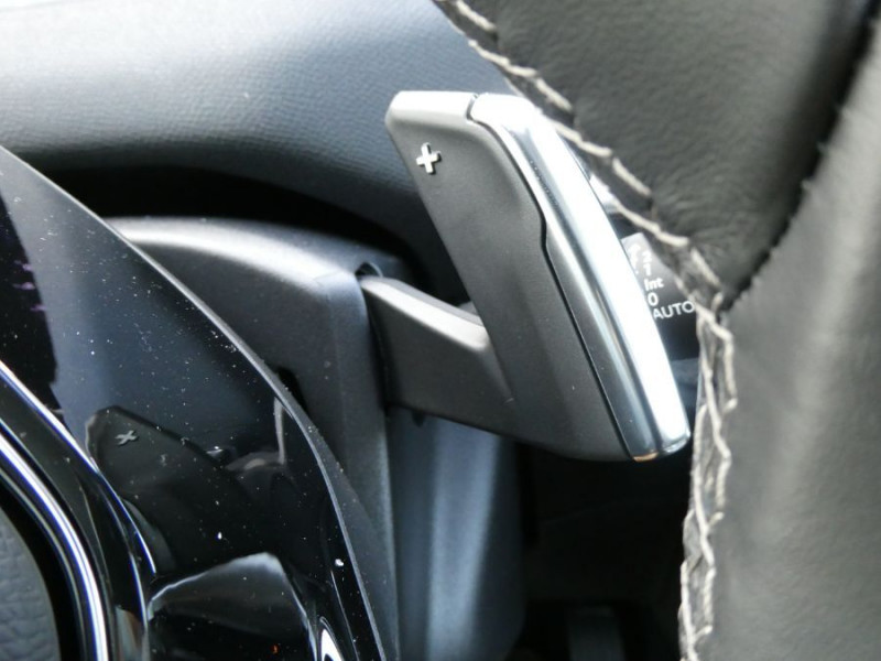 Photo 28 de l'offre de PEUGEOT 3008 II (2) 1.5 BlueHDi 130 EAT8 ALLURE PACK Hayon EL. ACC SC Barres à 23450€ chez Mérignac auto