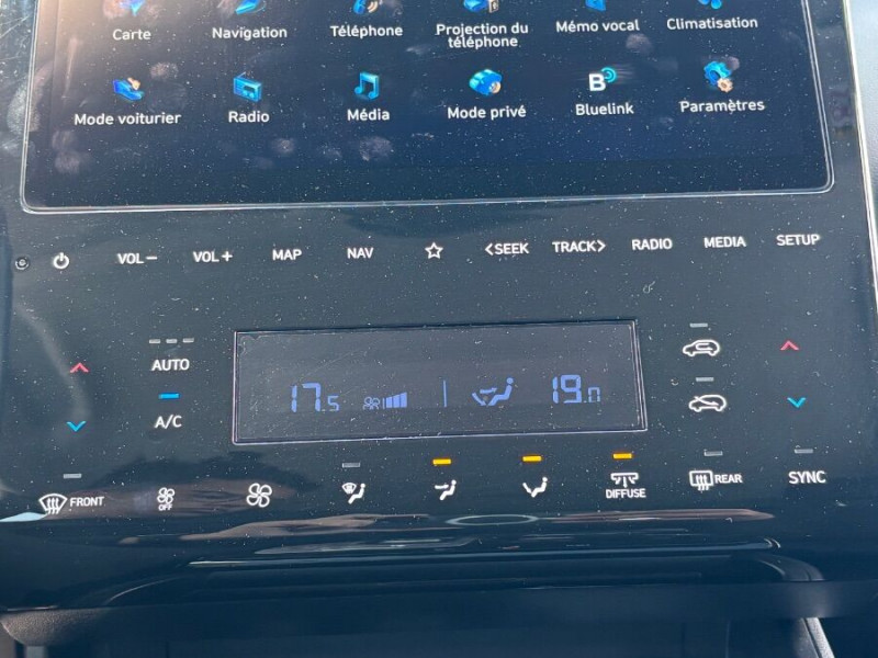 Photo 24 de l'offre de HYUNDAI TUCSON IV 1.6 CRDI 136 DCT-7 HYBRID 48V 2WD GPS BVA avec Boutons à 28490€ chez Mérignac auto