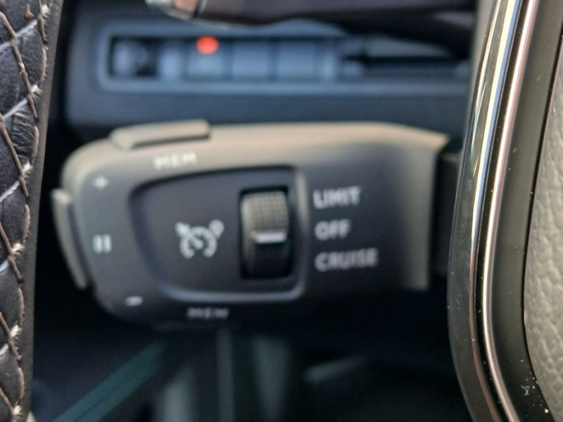 Photo 17 de l'offre de PEUGEOT 5008 II 1.5 BlueHDi 130 EAT8 ALLURE PACK 7PL 1ère Main à 30890€ chez Mérignac auto