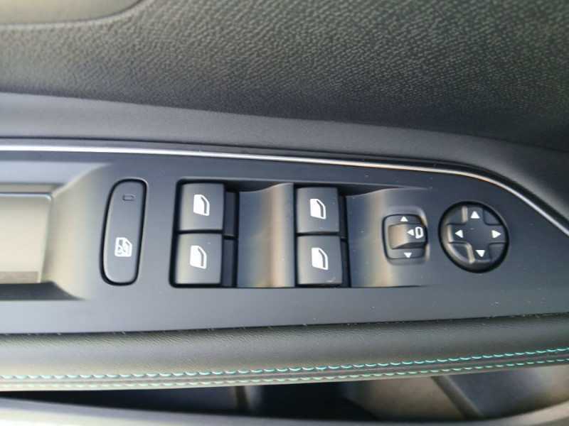 Photo 18 de l'offre de PEUGEOT 5008 II 1.5 BlueHDi 130 EAT8 ALLURE PACK 7PL 1ère Main à 30890€ chez Mérignac auto