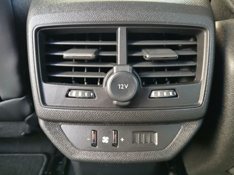 Photo 38 de l'offre de PEUGEOT 5008 II 1.5 BlueHDi 130 EAT8 ALLURE PACK 7PL 1ère Main à 30890€ chez Mérignac auto