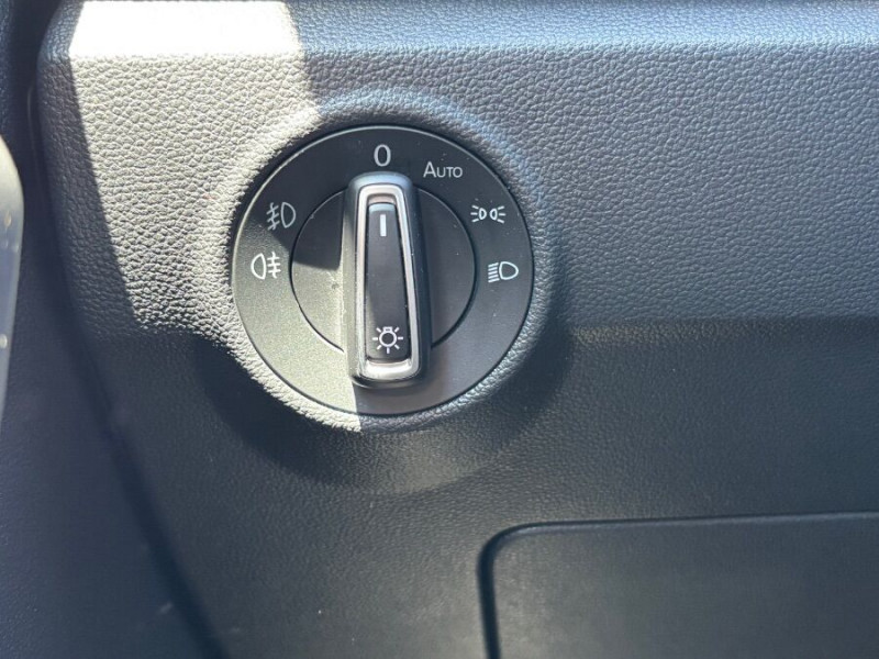 Photo 18 de l'offre de VOLKSWAGEN T-ROC 1.0 TSI 115 BVM6 LOUNGE CarPlay ACC Radars à 15450€ chez Mérignac auto