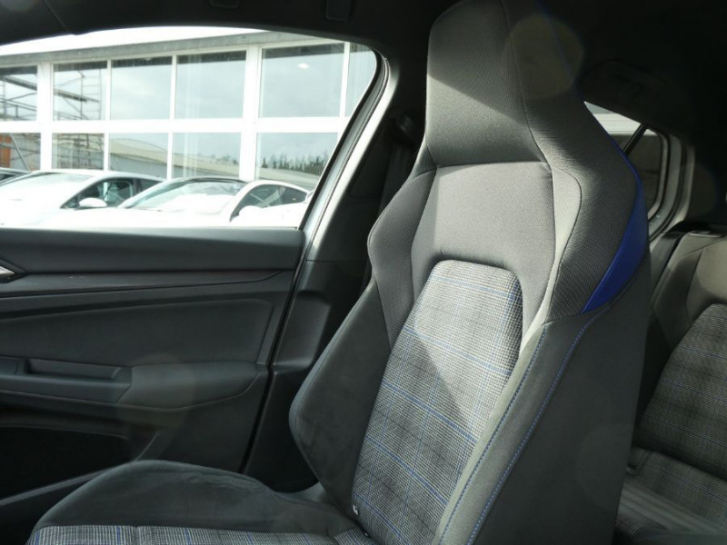 Photo 26 de l'offre de VOLKSWAGEN GOLF VIII 1.4 HYBRID 245 GTE GPS ACC SC AB.10LED 1ère Main à 28950€ chez Mérignac auto