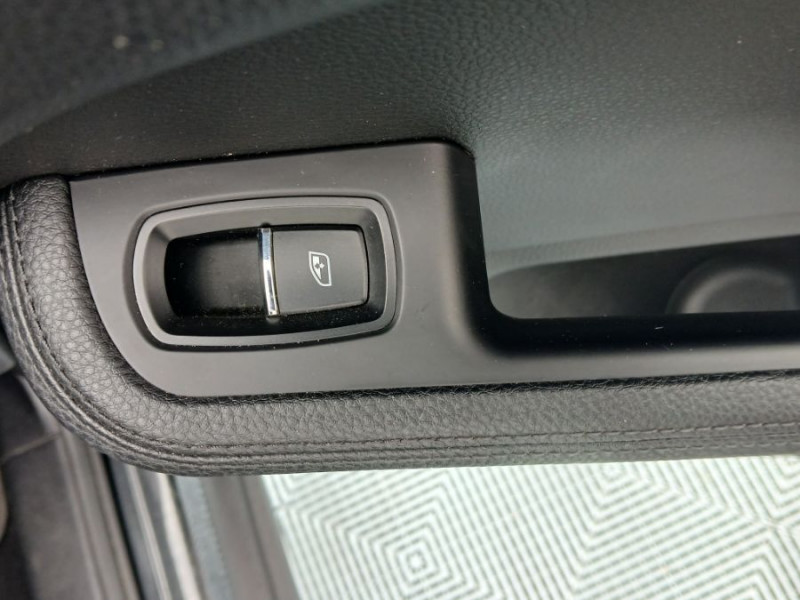 Photo 35 de l'offre de PORSCHE MACAN II 2.0 252 PDK TOE JA20 Camera Bose 1ère Main à 52900€ chez Mérignac auto