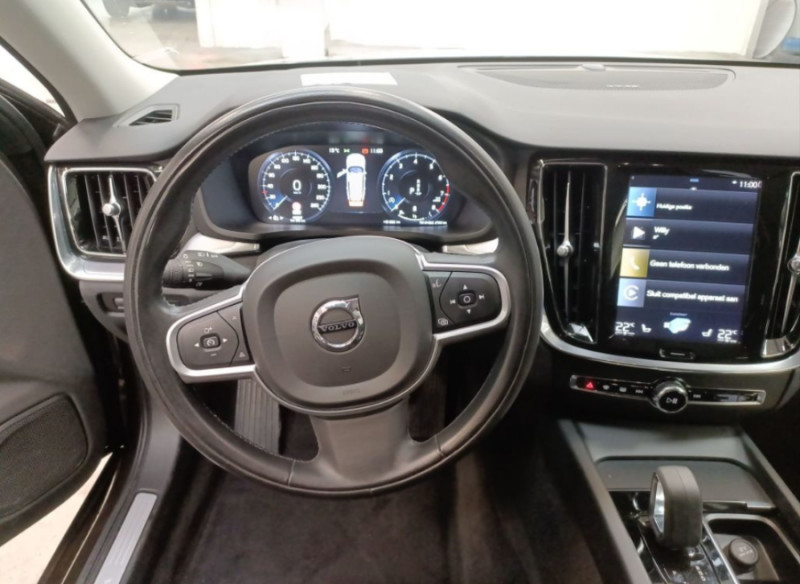 Photo 6 de l'offre de VOLVO V60 B3 2.0 163cv Geartronic MOMENTUM CUIR Hayon EL. SC Camera 1ère Main à 30950€ chez Mérignac auto