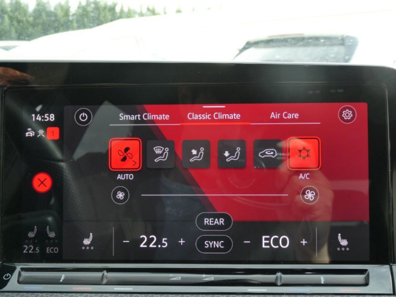 Photo 16 de l'offre de VOLKSWAGEN GOLF VIII 1.4 HYBRID 245 GTE GPS ACC SC AB.10LED 1ère Main à 28950€ chez Mérignac auto