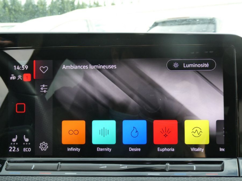 Photo 17 de l'offre de VOLKSWAGEN GOLF VIII 1.4 HYBRID 245 GTE GPS ACC SC AB.10LED 1ère Main à 28950€ chez Mérignac auto