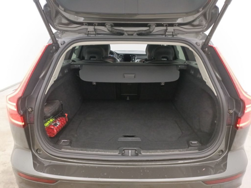 Photo 9 de l'offre de VOLVO V60 B3 2.0 163cv Geartronic MOMENTUM CUIR Hayon EL. SC Camera 1ère Main à 30950€ chez Mérignac auto
