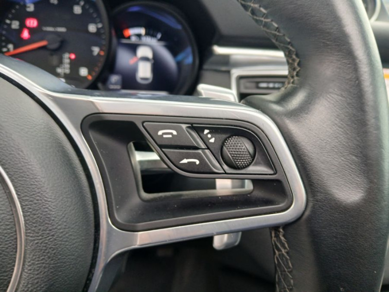 Photo 18 de l'offre de PORSCHE MACAN II 2.0 252 PDK TOE JA20 Camera Bose 1ère Main à 52900€ chez Mérignac auto