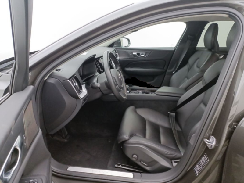 Photo 4 de l'offre de VOLVO V60 B3 2.0 163cv Geartronic MOMENTUM CUIR Hayon EL. SC Camera 1ère Main à 30950€ chez Mérignac auto