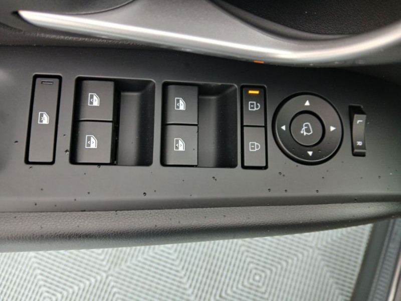 Photo 15 de l'offre de HYUNDAI TUCSON IV (2) 1.6 T-GDI 215 HYBRID BVA6 2WD STYLE PACK CREATIVE à 33450€ chez Mérignac auto