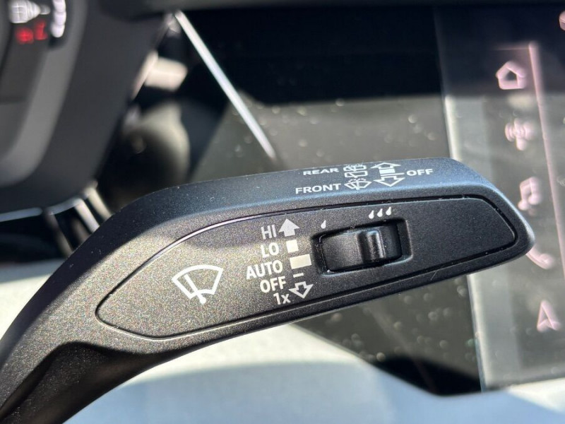 Photo 21 de l'offre de AUDI A3 SPORTBACK SPORTBACK New IV 35 TDI 150 S Tronic 7 S LINE Int + Ext. TOIT Ouvrant SC JA18 à 38450€ chez Mérignac auto