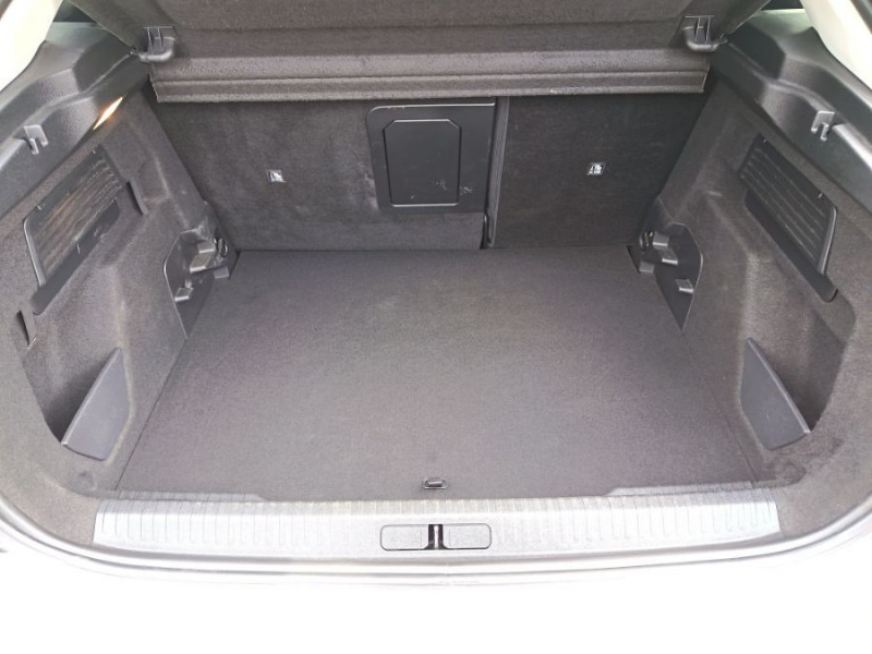 Photo 20 de l'offre de CITROEN C4 1.5 BlueHDI 130 EAT8 SHINE GPS à 21450€ chez Mérignac auto