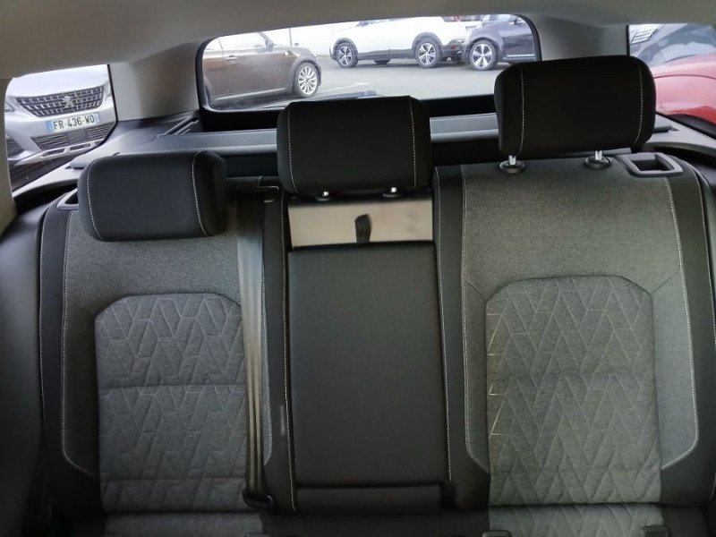 Photo 38 de l'offre de VOLKSWAGEN PASSAT SW VIII 2.0 TDI 150 DSG7 STYLE BUSINESS GPS Radars ACC Hayon EL. 1ère Main à 28450€ chez Mérignac auto