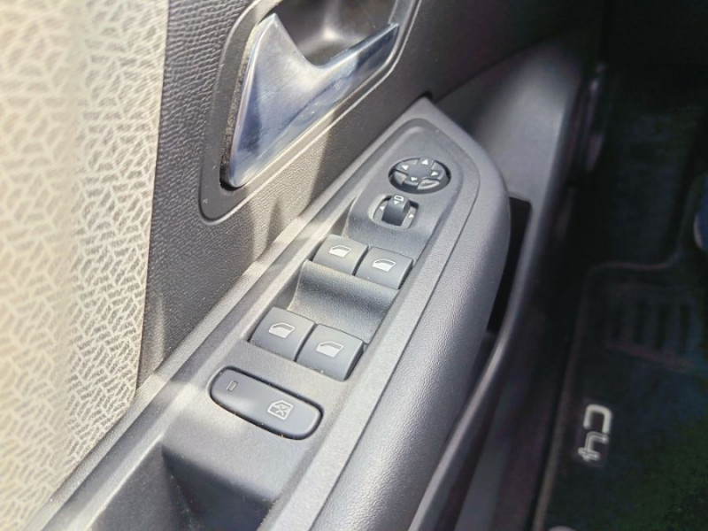 Photo 28 de l'offre de CITROEN C4 1.5 BlueHDI 130 EAT8 SHINE GPS à 21450€ chez Mérignac auto