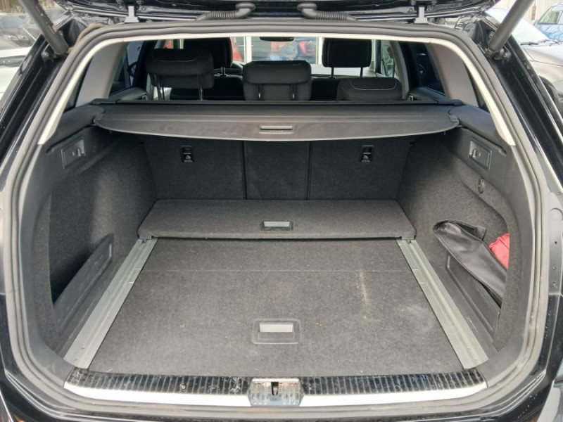 Photo 42 de l'offre de VOLKSWAGEN PASSAT SW VIII 2.0 TDI 150 DSG7 STYLE BUSINESS GPS Radars ACC Hayon EL. 1ère Main à 28450€ chez Mérignac auto