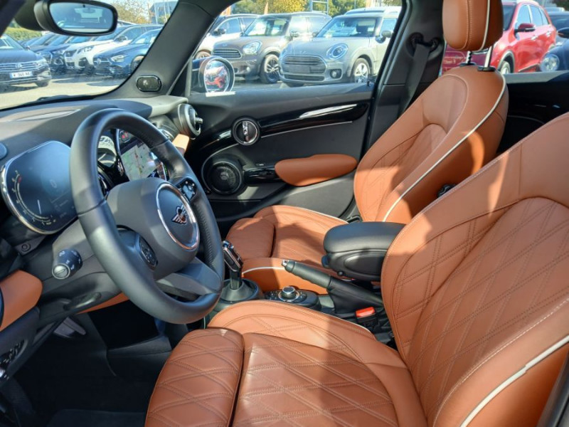 Photo 12 de l'offre de MINI MINI III (F56) NEW 1.5i 136 BVA7 COOPER 5P CUIR TOE Camera Key Less HUD Hifi... à 29490€ chez Mérignac auto