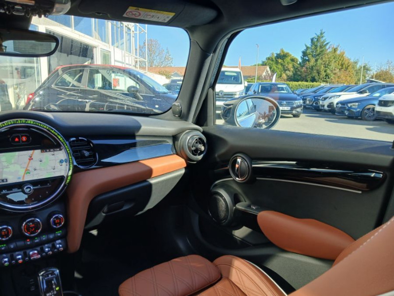 Photo 37 de l'offre de MINI MINI III (F56) NEW 1.5i 136 BVA7 COOPER 5P CUIR TOE Camera Key Less HUD Hifi... à 29490€ chez Mérignac auto
