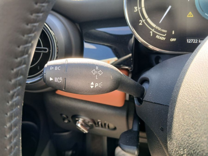 Photo 19 de l'offre de MINI MINI III (F56) NEW 1.5i 136 BVA7 COOPER 5P CUIR TOE Camera Key Less HUD Hifi... à 29490€ chez Mérignac auto