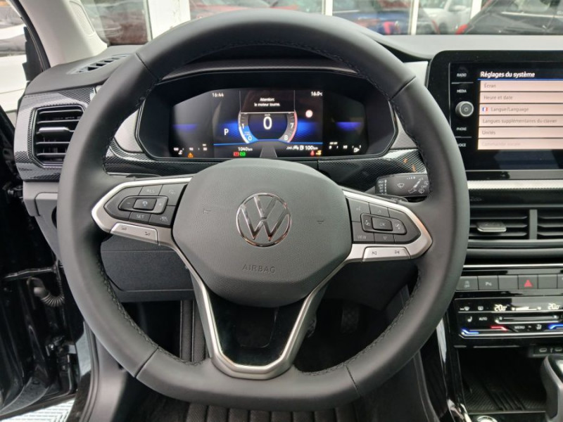 Photo 4 de l'offre de VOLKSWAGEN T-CROSS 1.0 TSI 116 DSG7 PACK JA17 08/25 Key Less Camera Radars RER Privacy Glass à 26950€ chez Mérignac auto