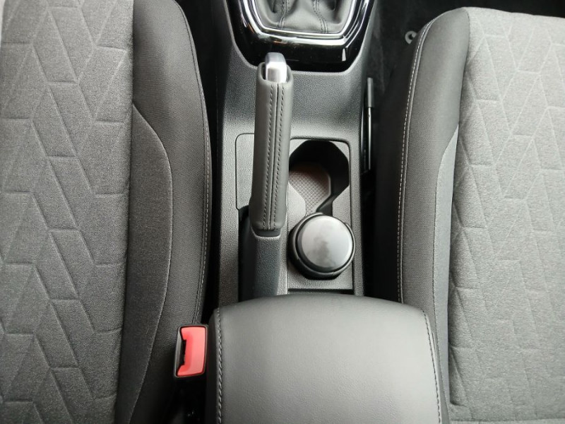 Photo 31 de l'offre de VOLKSWAGEN T-CROSS 1.0 TSI 116 DSG7 PACK JA17 08/25 Key Less Camera Radars RER Privacy Glass à 26950€ chez Mérignac auto