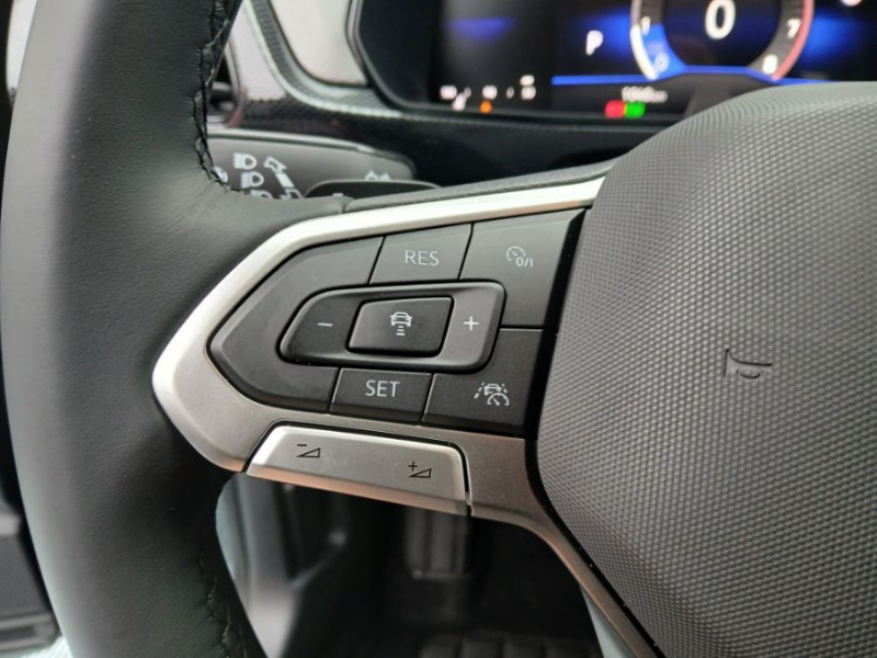 Photo 15 de l'offre de VOLKSWAGEN T-CROSS 1.0 TSI 116 DSG7 PACK JA17 08/25 Key Less Camera Radars RER Privacy Glass à 26950€ chez Mérignac auto