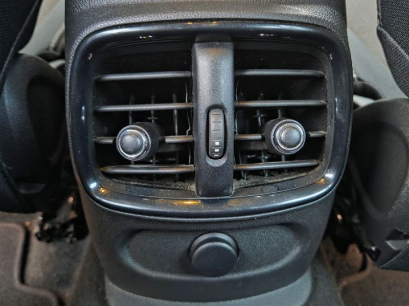 Photo 16 de l'offre de MINI CLUBMAN III ONE 102 BVA GPS Radars JA17 LED SC à 18490€ chez Mérignac auto