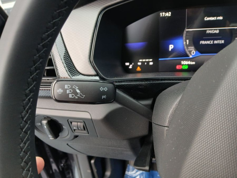 Photo 20 de l'offre de VOLKSWAGEN T-CROSS 1.0 TSI 116 DSG7 PACK JA17 08/25 Key Less Camera Radars RER Privacy Glass à 26950€ chez Mérignac auto