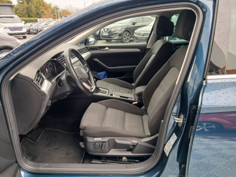 Photo 14 de l'offre de VOLKSWAGEN PASSAT SW VIII 1.6 TDI 120 DSG7 STYLE BUSINESS GPS Radars ACC Hayon EL. 1ère Main à 23480€ chez Mérignac auto