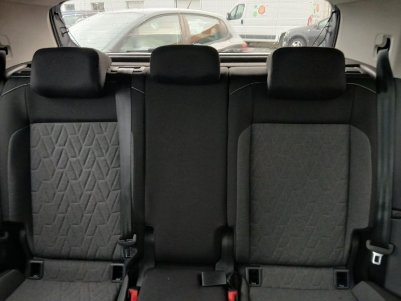 Photo 29 de l'offre de VOLKSWAGEN T-CROSS 1.0 TSI 116 DSG7 PACK JA17 08/25 Key Less Camera Radars RER Privacy Glass à 26950€ chez Mérignac auto