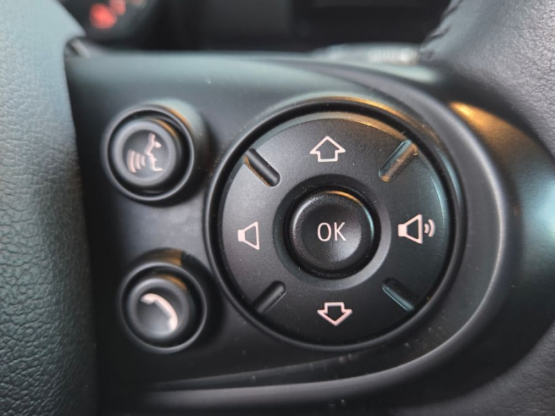 Photo 18 de l'offre de MINI CLUBMAN III ONE 102 BVA GPS Radars JA17 LED SC à 18490€ chez Mérignac auto