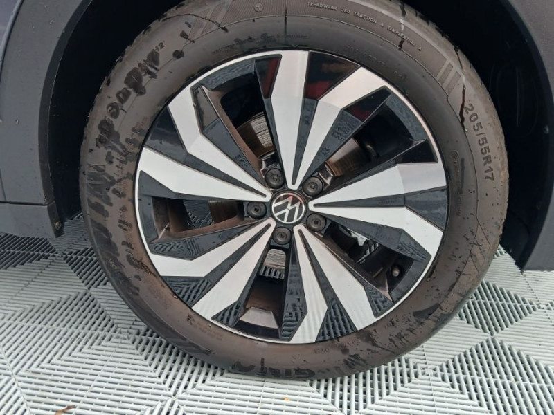 Photo 11 de l'offre de VOLKSWAGEN T-CROSS 1.0 TSI 116 DSG7 PACK JA17 08/25 Key Less Camera Radars RER Privacy Glass à 26950€ chez Mérignac auto