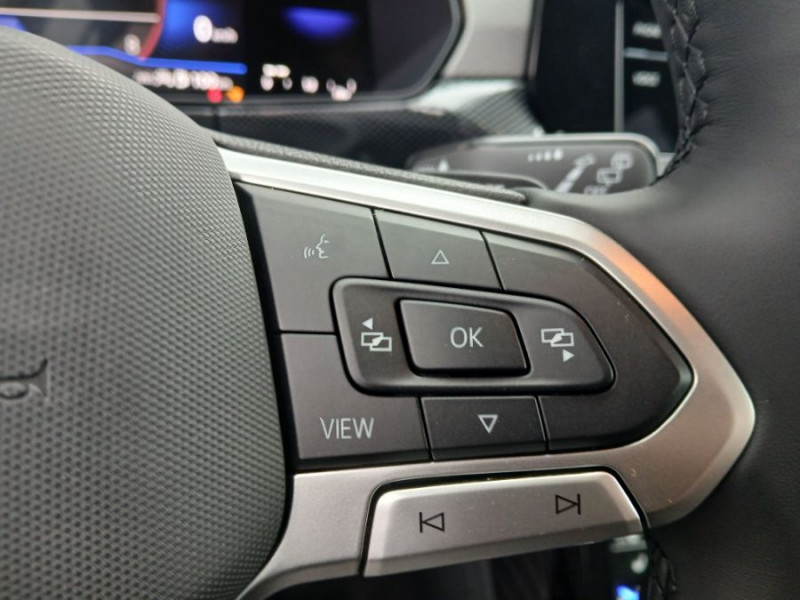 Photo 16 de l'offre de VOLKSWAGEN T-CROSS 1.0 TSI 116 DSG7 PACK JA17 08/25 Key Less Camera Radars RER Privacy Glass à 26950€ chez Mérignac auto